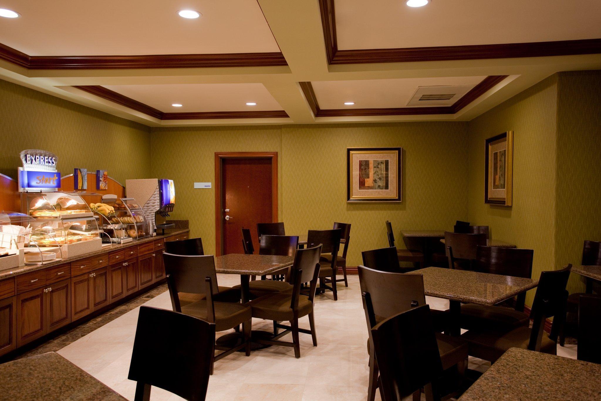 Holiday Inn Express Hotel & Suites Woodland Hills By Ihg Лос-Анджелес Екстер'єр фото