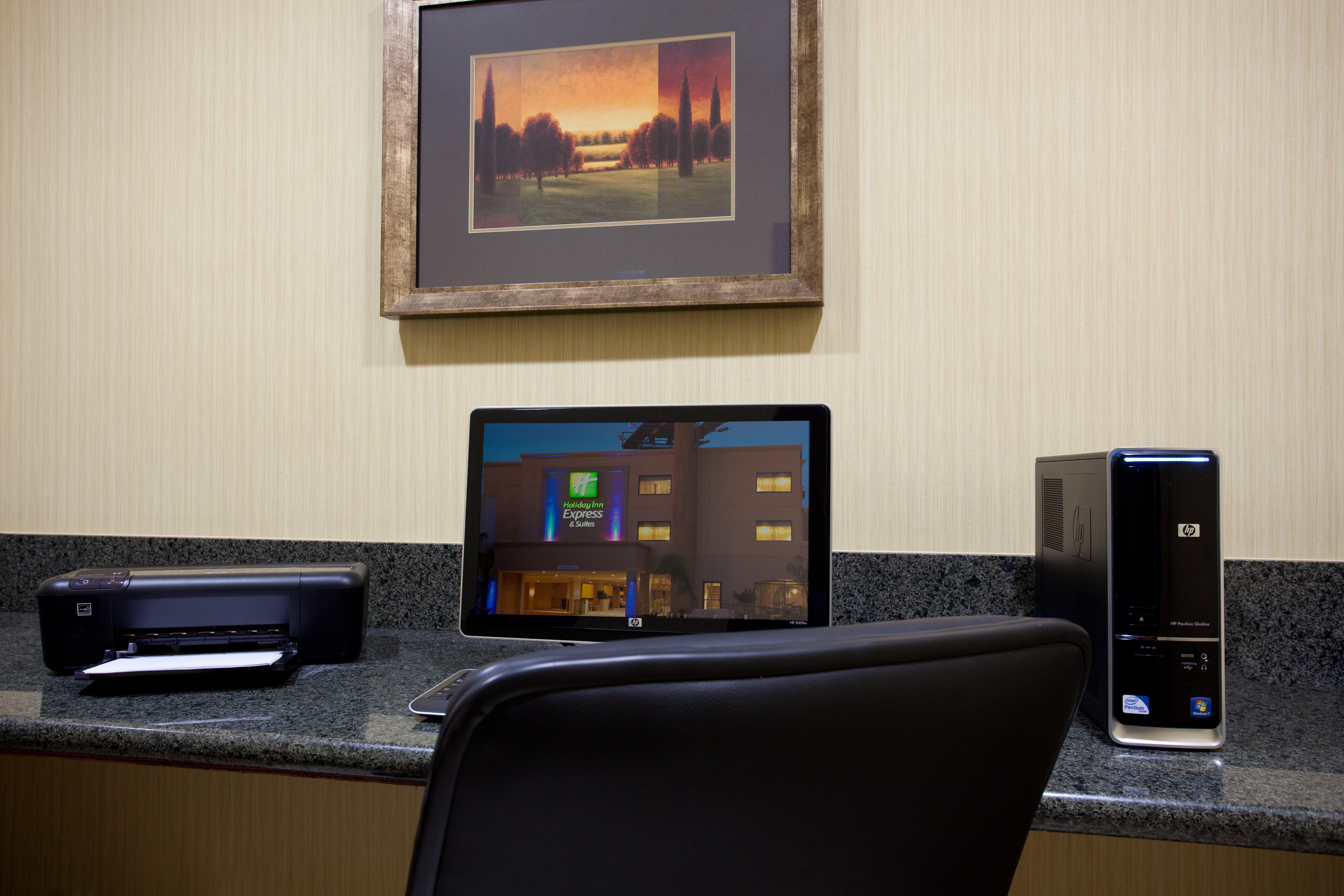 Holiday Inn Express Hotel & Suites Woodland Hills By Ihg Лос-Анджелес Екстер'єр фото
