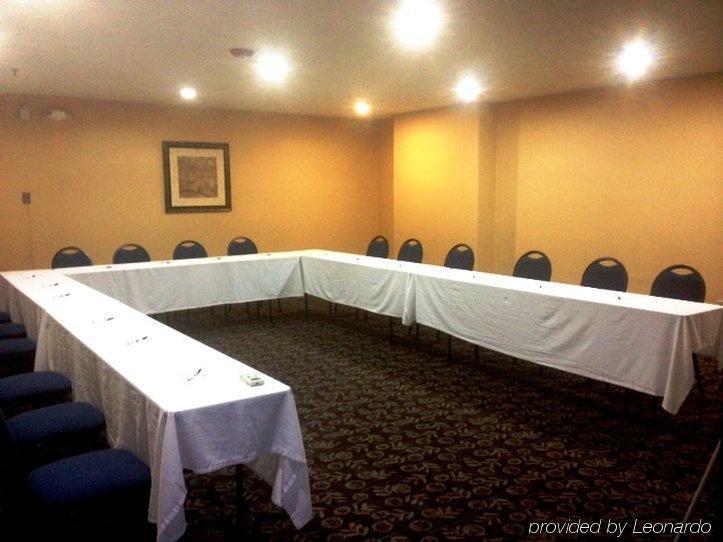 Holiday Inn Express Hotel & Suites Woodland Hills By Ihg Лос-Анджелес Екстер'єр фото