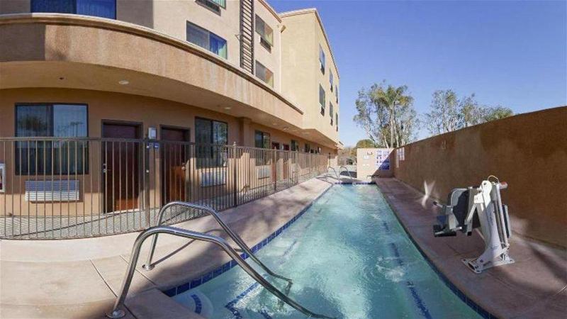 Holiday Inn Express Hotel & Suites Woodland Hills By Ihg Лос-Анджелес Екстер'єр фото