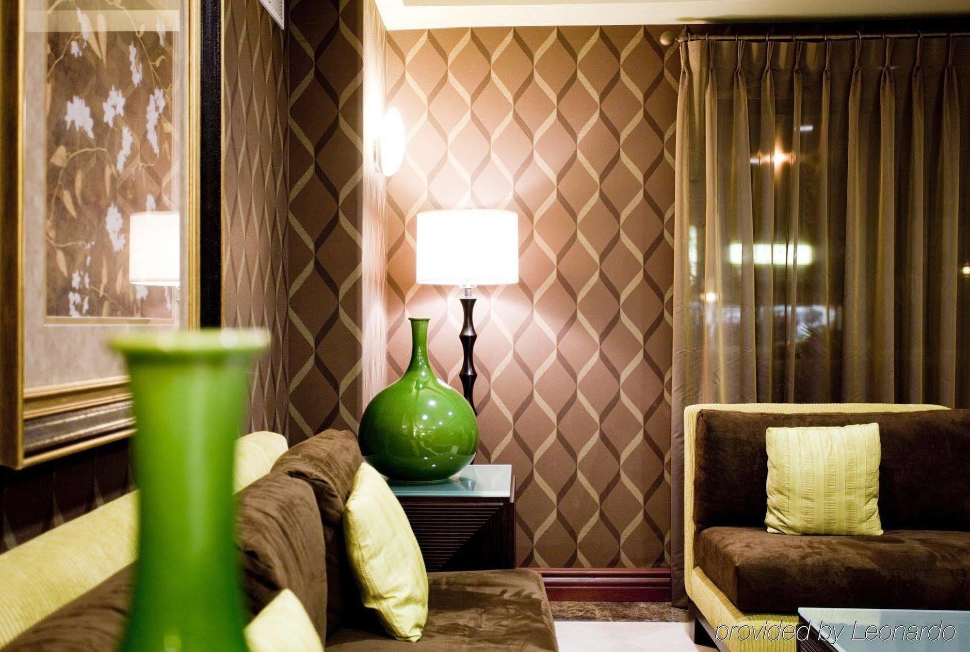 Holiday Inn Express Hotel & Suites Woodland Hills By Ihg Лос-Анджелес Екстер'єр фото