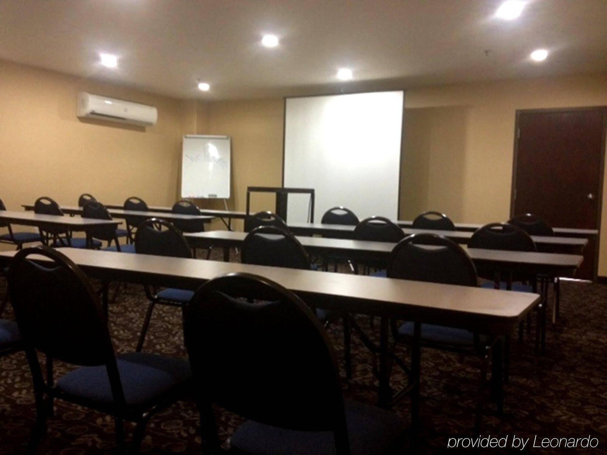 Holiday Inn Express Hotel & Suites Woodland Hills By Ihg Лос-Анджелес Екстер'єр фото