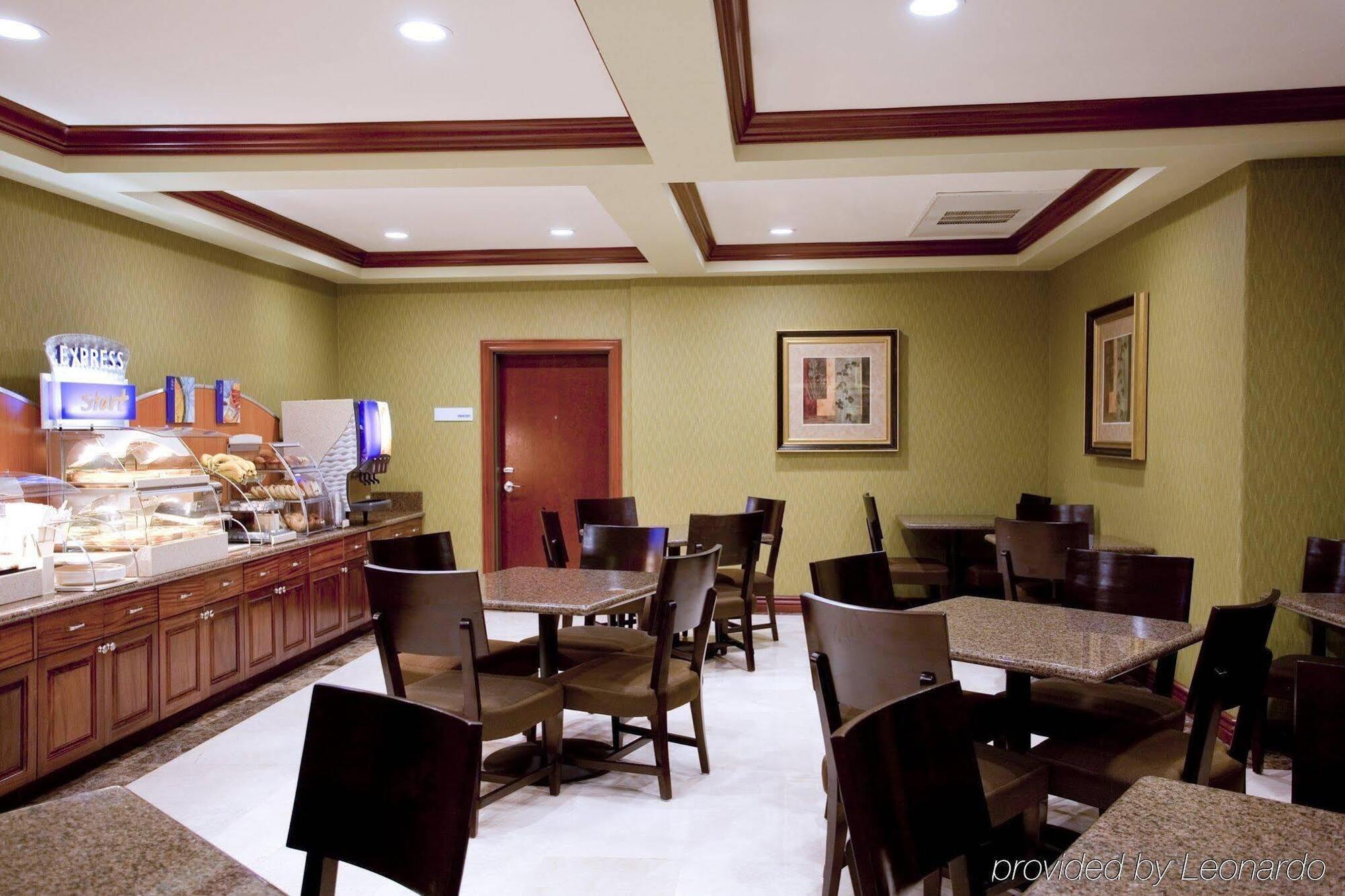 Holiday Inn Express Hotel & Suites Woodland Hills By Ihg Лос-Анджелес Екстер'єр фото